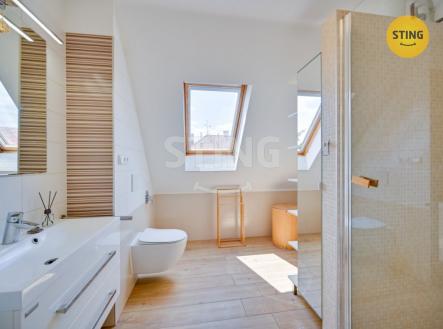 hdr koupelna a.jpg | Prodej bytu, 3+kk, 141 m²