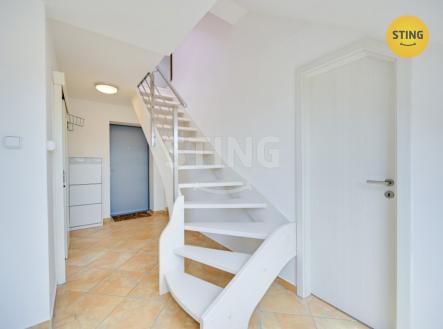 hdr chodba f.jpg | Prodej bytu, 3+kk, 141 m²