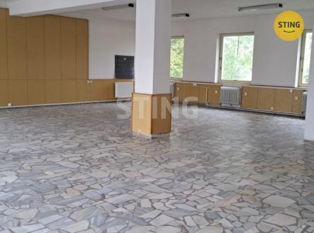 sklad - velká místnost1.jpg | Pronájem - kanceláře, 138 m²