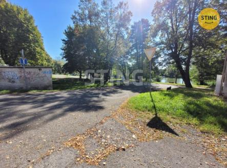 Nad Porubkou 2.jpg | Pronájem - malý objekt/garáž