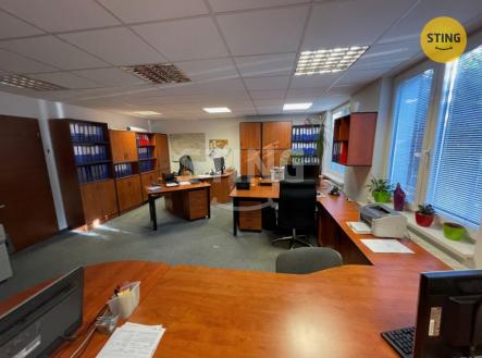 IMG_7336.jpeg | Pronájem - komerční objekt, administrativní budova, 100 m²