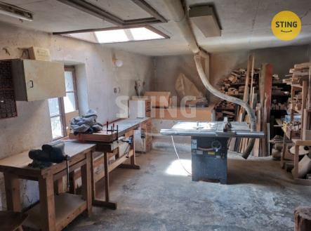 IMG_20250511_132411.jpg | Pronájem - malý objekt/garáž