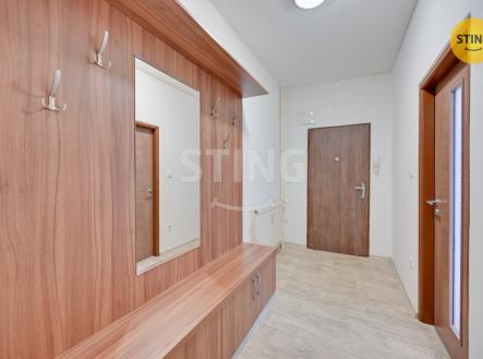 hdr chodba b.JPG | Prodej bytu, 2+1, 68 m²