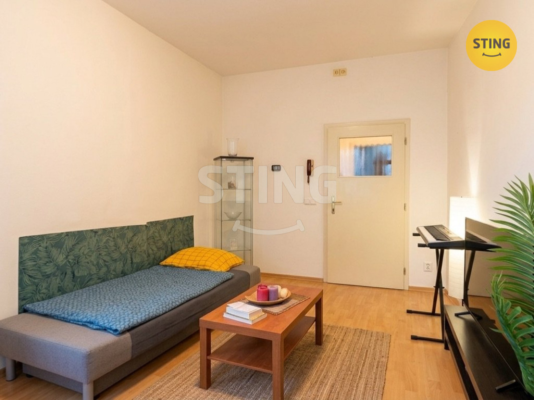 Kuchyň s místností.jpeg