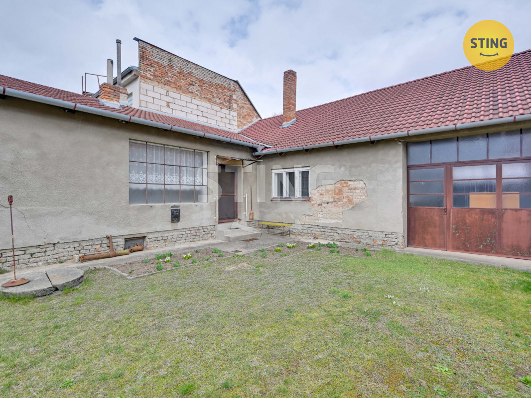 hdr dům a zahrada b.JPG