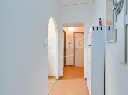 hdr chodba a.JPG | Pronájem bytu, 2+1, 57 m²