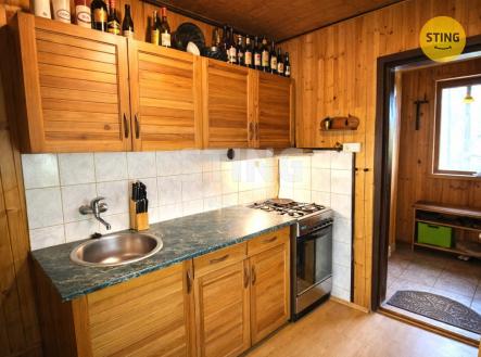 Rustikální kuchyně s dřevěnými detaily.jpg | Prodej - dům/vila, 210 m²