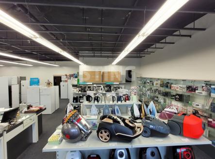 20260408_150556.jpg | Pronájem - obchodní prostor, 254 m²