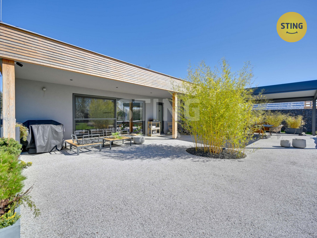 hdr dÖm a zahrada terasa d.JPG