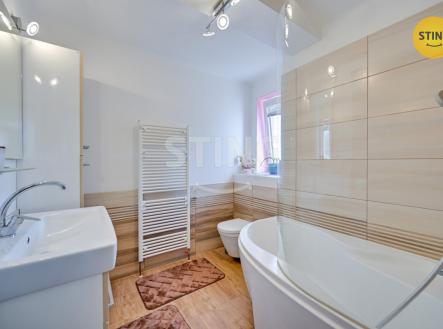 hdr koupelna b.jpg | Prodej bytu, 2+kk, 51 m²