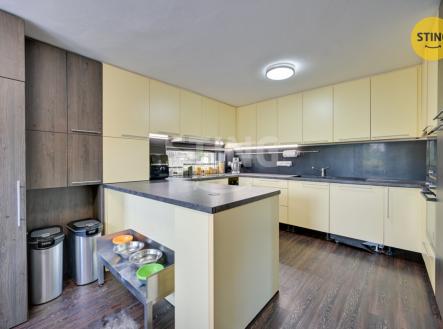 hdr kuch b.JPG | Prodej - dům/vila, 300 m²
