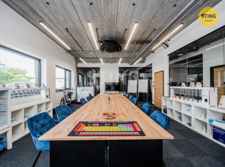 DSC06462.jpg | Pronájem - komerční objekt, administrativní budova, 800 m²