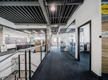 DSC06507.jpg | Pronájem - komerční objekt, administrativní budova, 800 m²