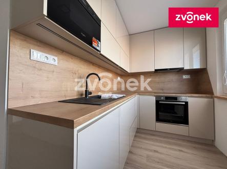 3 | Pronájem bytu, 2+1, 56 m²