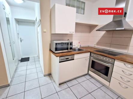 3 | Pronájem bytu, 1+1, 33 m²