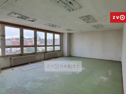 1 | Pronájem - obchodní prostor, 275 m²
