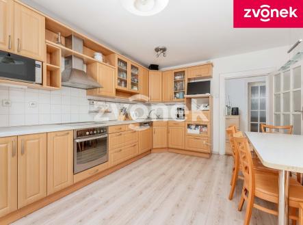 2 | Prodej - dům/vila, 207 m²