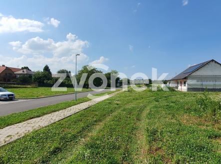 3 | Prodej - pozemek pro bydlení, 1 042 m²
