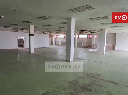 2 | Pronájem - obchodní prostor, 523 m²