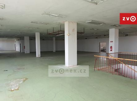 1 | Pronájem - obchodní prostor, 523 m²