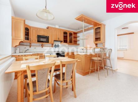 3 | Prodej - dům/vila, 218 m²