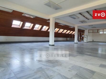 3 | Pronájem - obchodní prostor, 442 m²