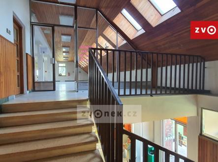 4 | Pronájem - obchodní prostor, 442 m²