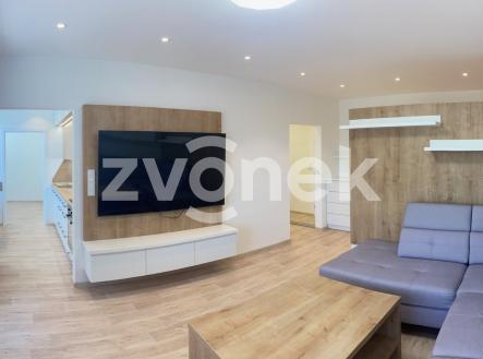Zvonek_3+1_Budovatelska - 1 of 19 | Pronájem bytu, 3+1, 69 m²