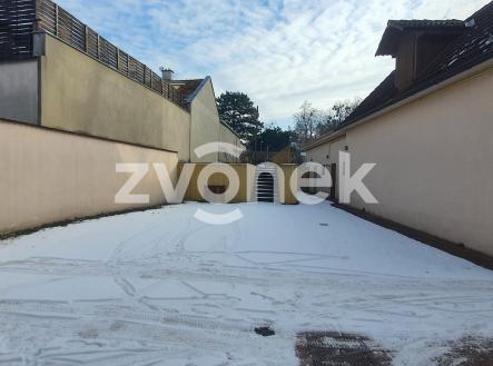 4 | Pronájem - komerční objekt, jiný, 25 m²