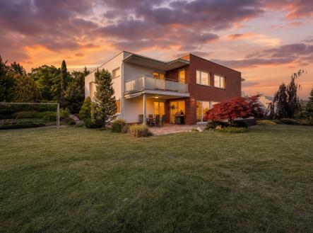 pohled_cervanky_realistictejsi_travnik_v3 | Prodej - dům/vila, 479 m²
