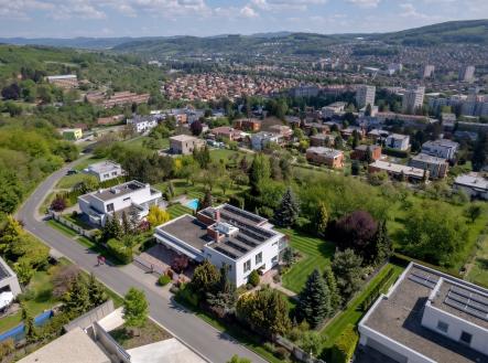 2. Lokalita Nivy IV a širší kontext okolí. | Prodej - dům/vila, 479 m²