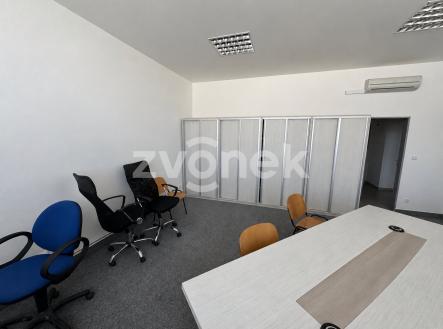 8948e9c2-6d24-4cfd-8da5-1f7f0f99284f | Pronájem - kanceláře, 38 m²