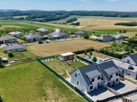 pohled severní | Prodej - pozemek pro bydlení, 1 058 m²