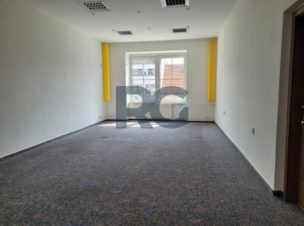 foto: 1 | Pronájem - kanceláře, 38 m²