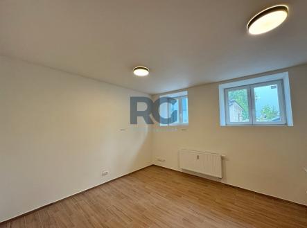Pronájem bytu, 1+kk, 30 m² obrázek