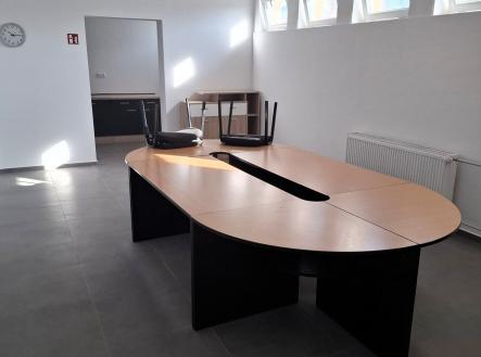 prumyslovy-areal-pardubice-pronajem-skladovych-prostor | Pronájem - komerční objekt, sklad, 2 200 m²