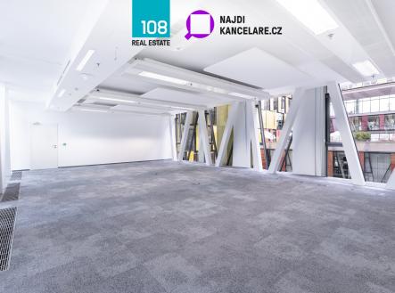 Pronájem - kanceláře, 886 m²
