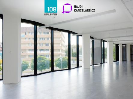 Pronájem - kanceláře, 493 m²