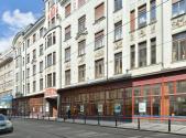 Pronájem - kanceláře, 977 m²
