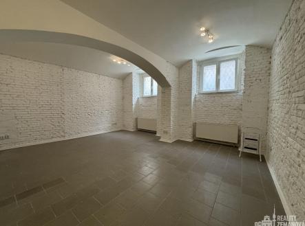 Pronájem - kanceláře, 240 m²