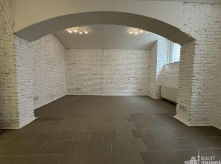 Pronájem - kanceláře, 240 m²