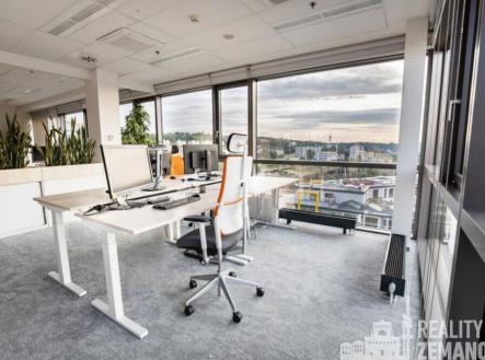Pronájem - kanceláře, 340 m²