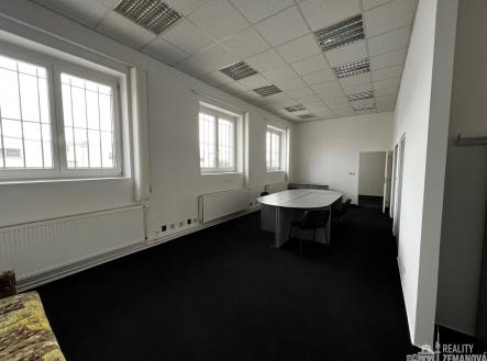 Pronájem - kanceláře, 226 m² obrázek