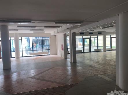 Pronájem - obchodní prostor, 376 m²