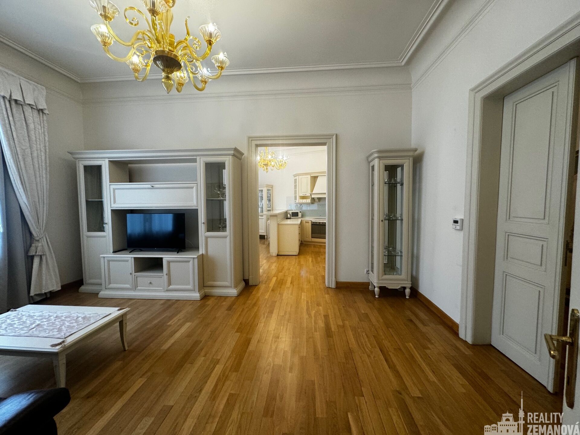 Mimořádný byt 120,2 m2, 4+kk, luxusně zařízený, 3.NP s výtahem, Praha 1