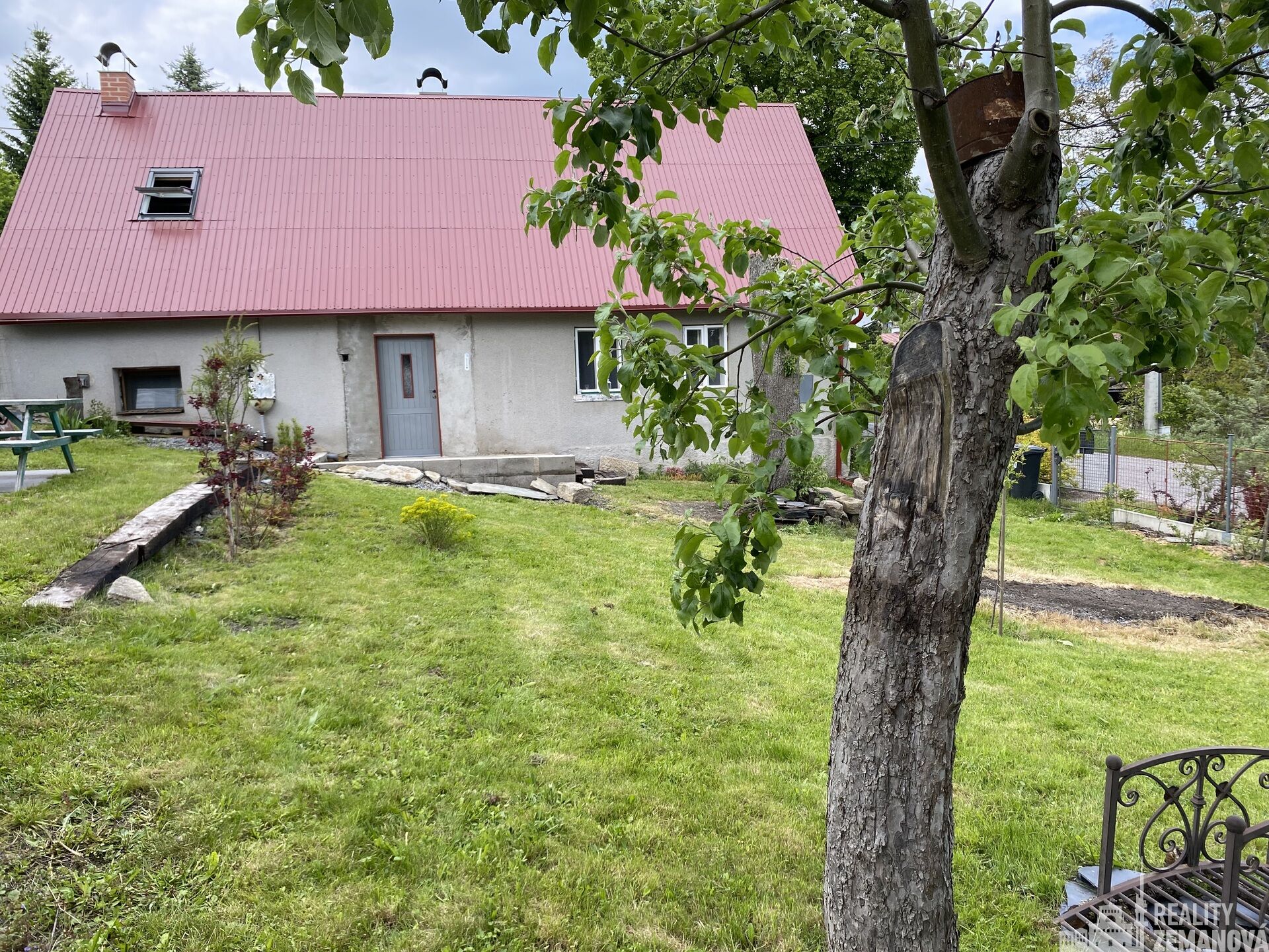Chalupa v malebné obci Těpeře u Žel. Brodu, pozemek 424 m², zastavěná plocha 120 m²,