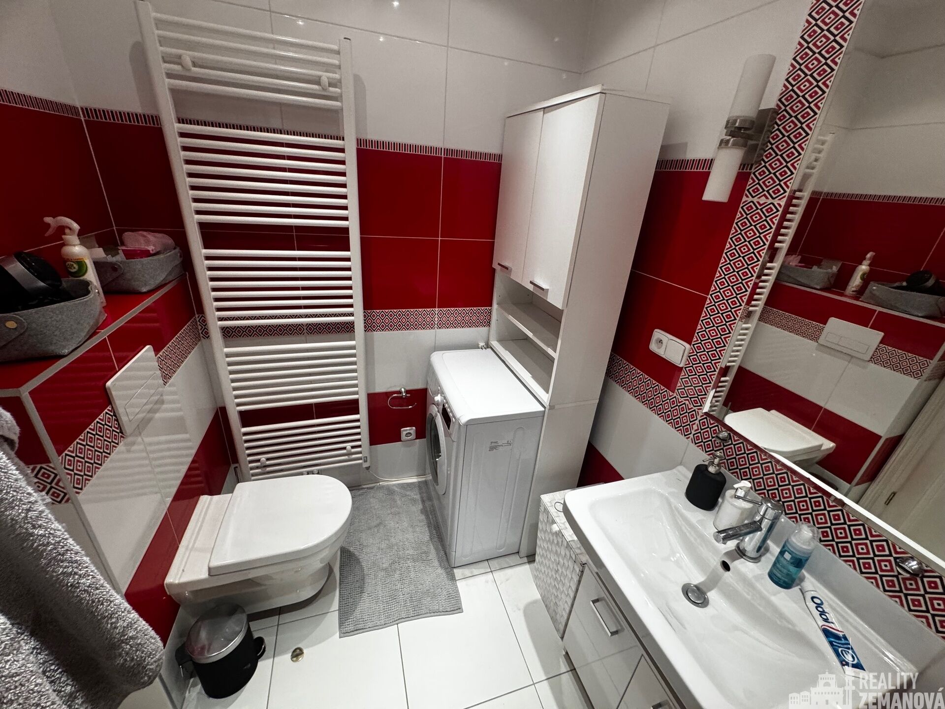 Pronájem zrekonstruovaného bytu 1+kk, 39 m2, Korunní ulice. Byt č. 3
