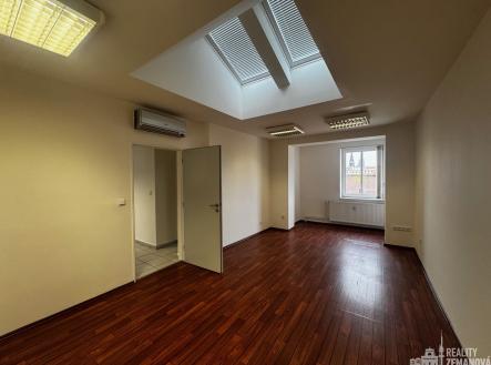 Pronájem - kanceláře, 115 m²