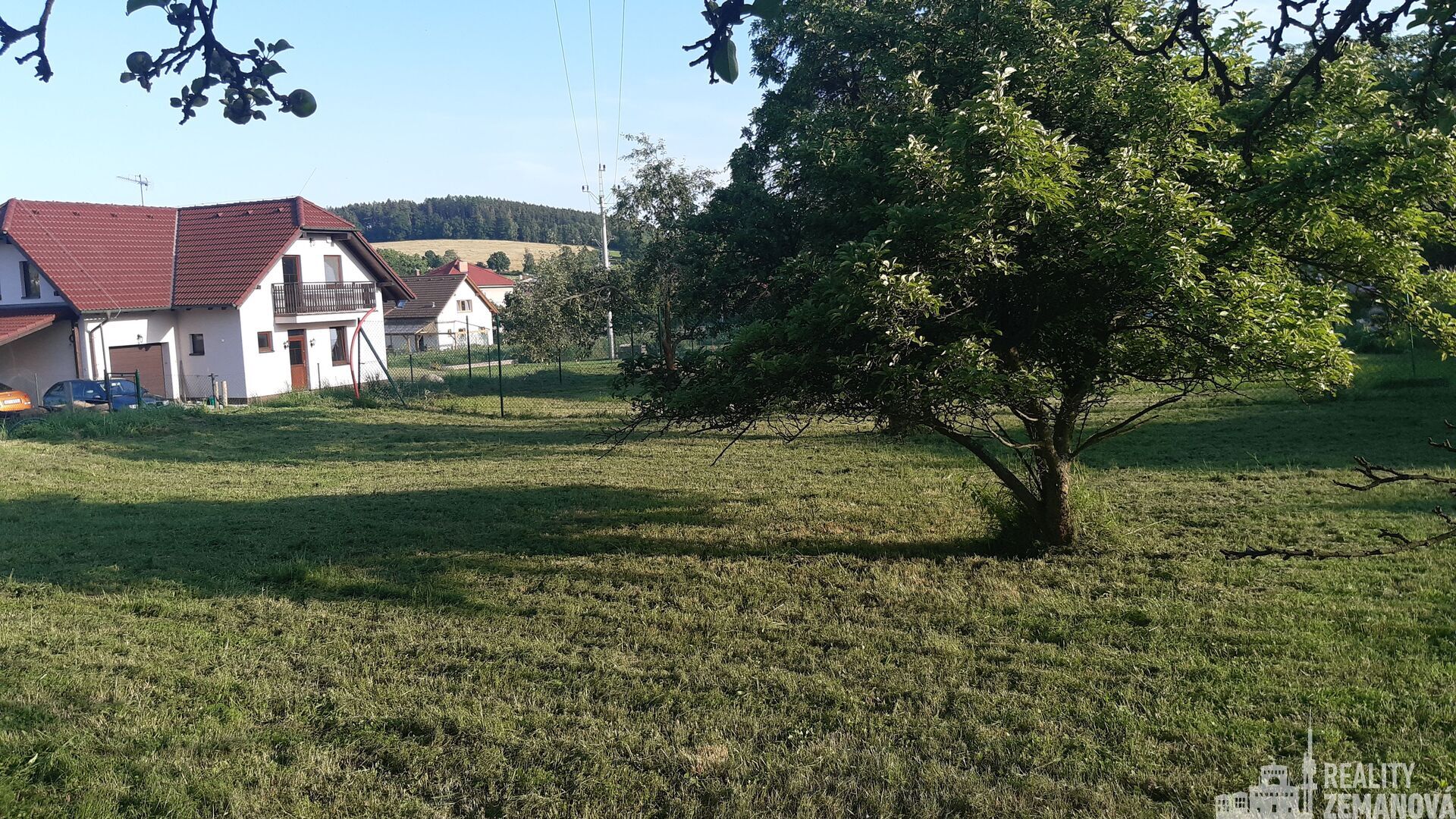 Stavební pozemek 1747 m² – Sokolská ul., Neveklov, klidná lokalita s budoucí dálnicí D3