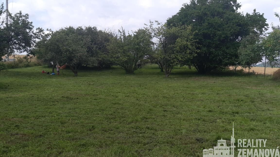 Stavební pozemek 1747 m² – Sokolská ul., Neveklov, klidná lokalita s budoucí dálnicí D3